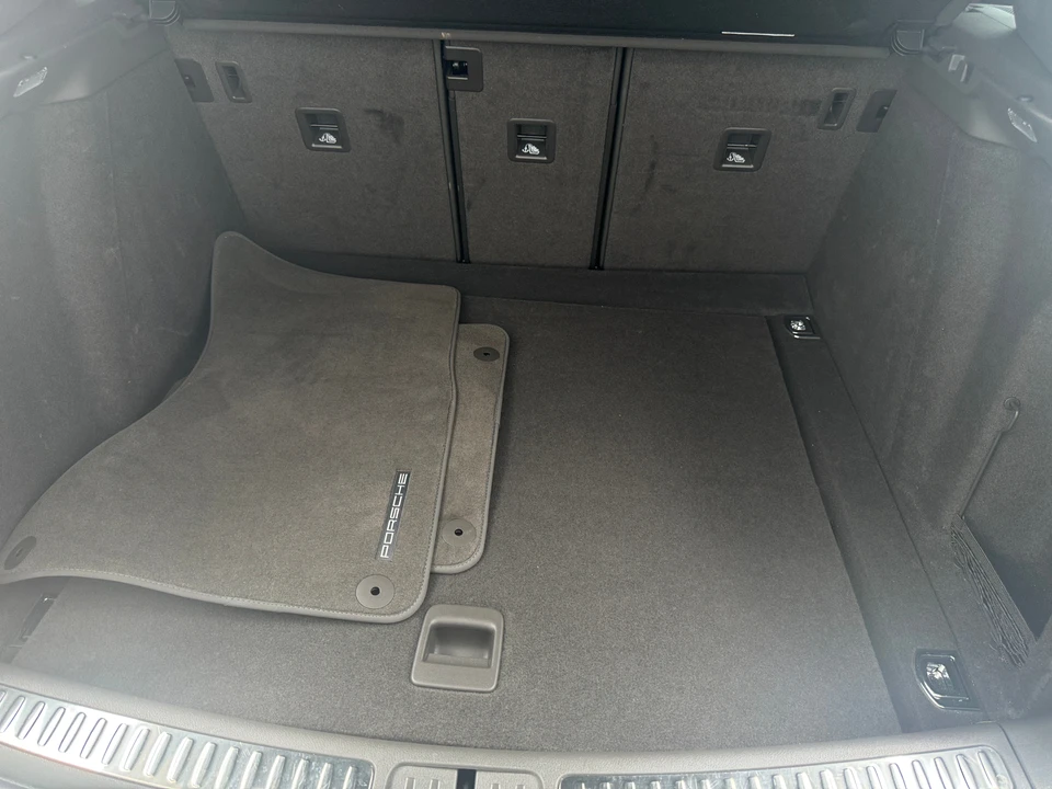 2023 Porsche Macan S - Image 8 of 31