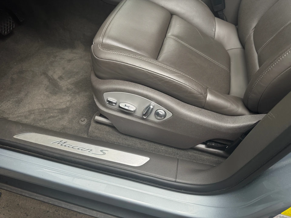 2023 Porsche Macan S - Image 2 of 31