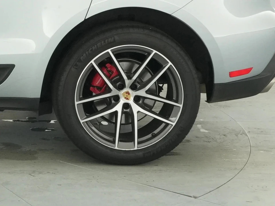 2023 Porsche Macan S - Image 16 of 31