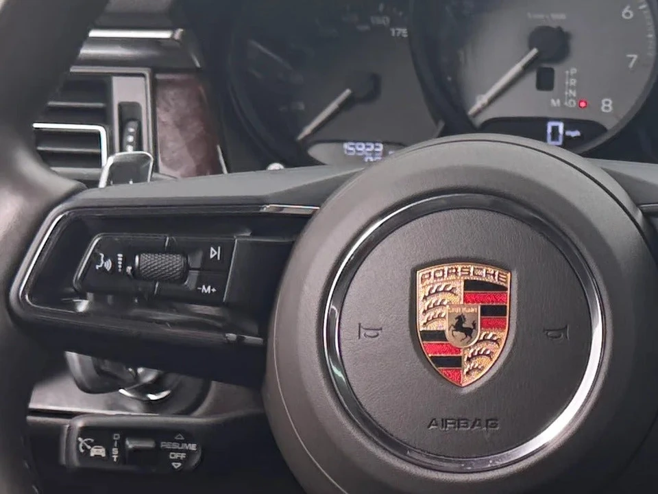 2023 Porsche Macan S - Image 12 of 31