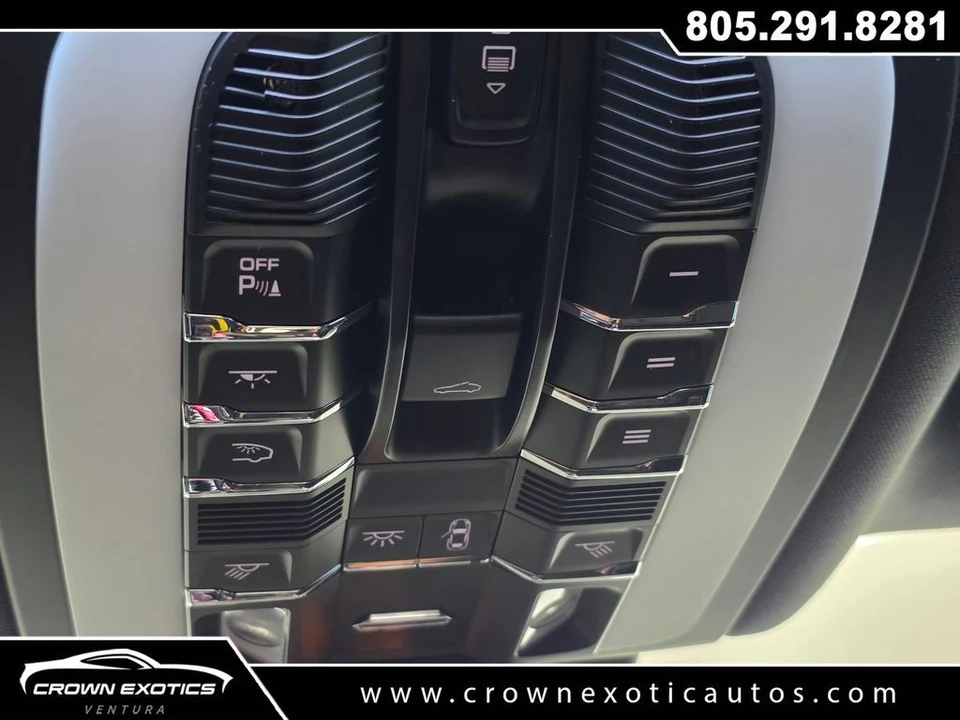 2023 Porsche Macan S - Image 29 of 31