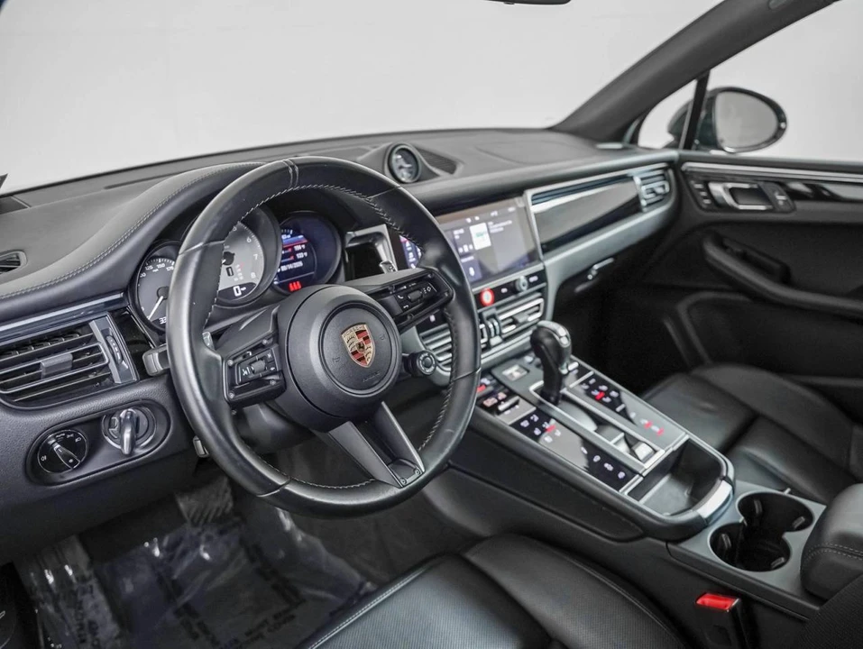 2023 Porsche Macan S - Image 4 of 5