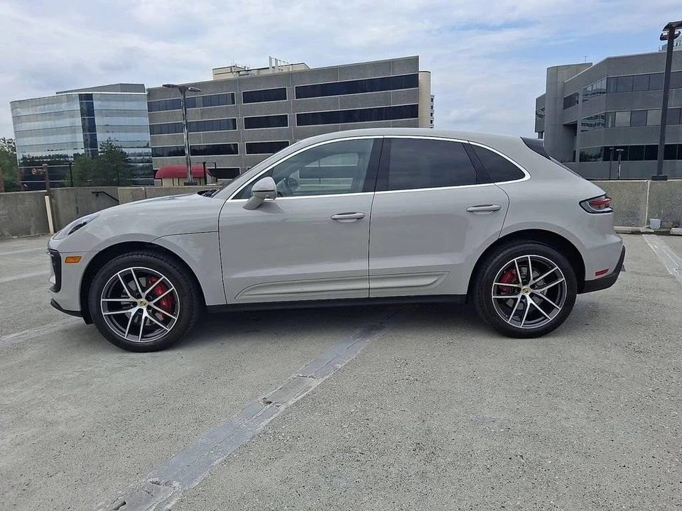 2023 Porsche Macan S - Image 2 of 5