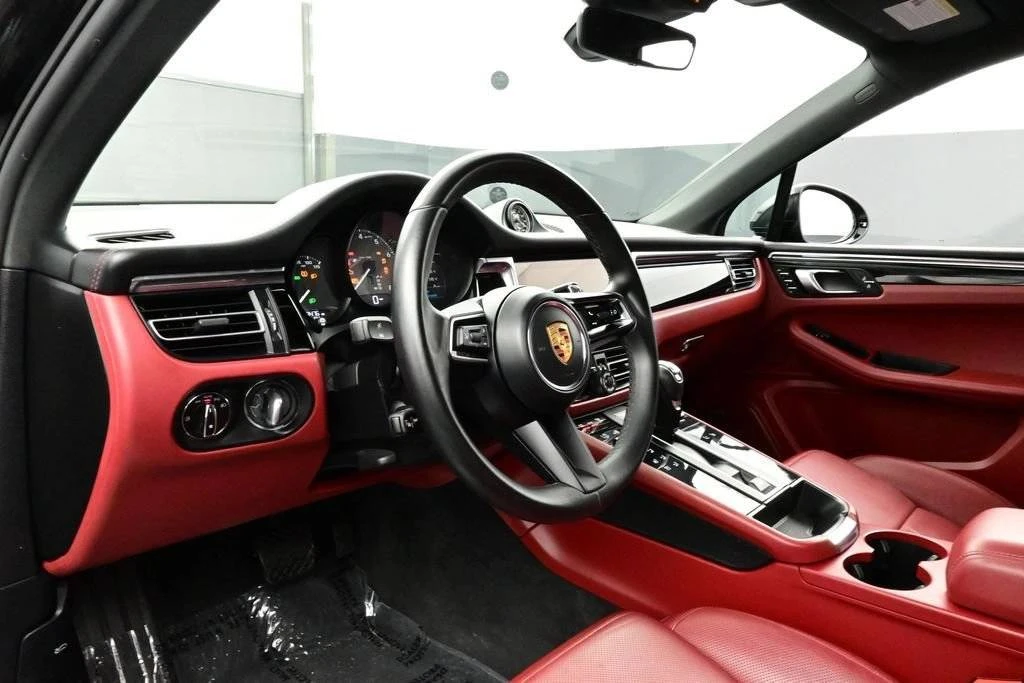 2023 Porsche Macan S - Image 4 of 5