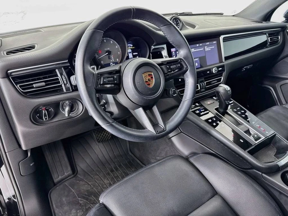 2023 Porsche Macan S - Image 4 of 5