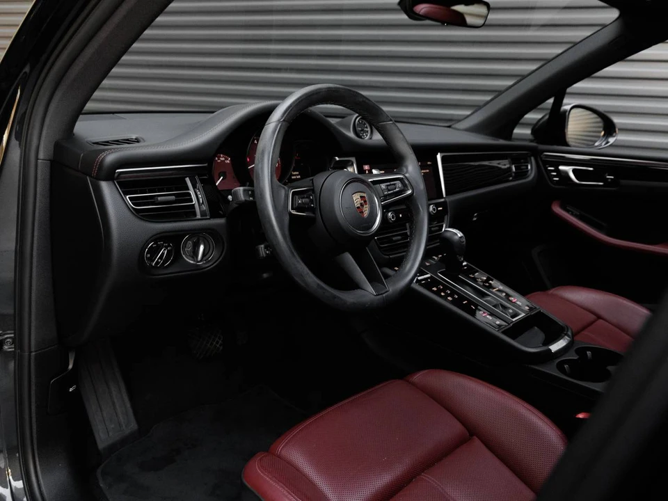 2023 Porsche Macan S - Image 4 of 5