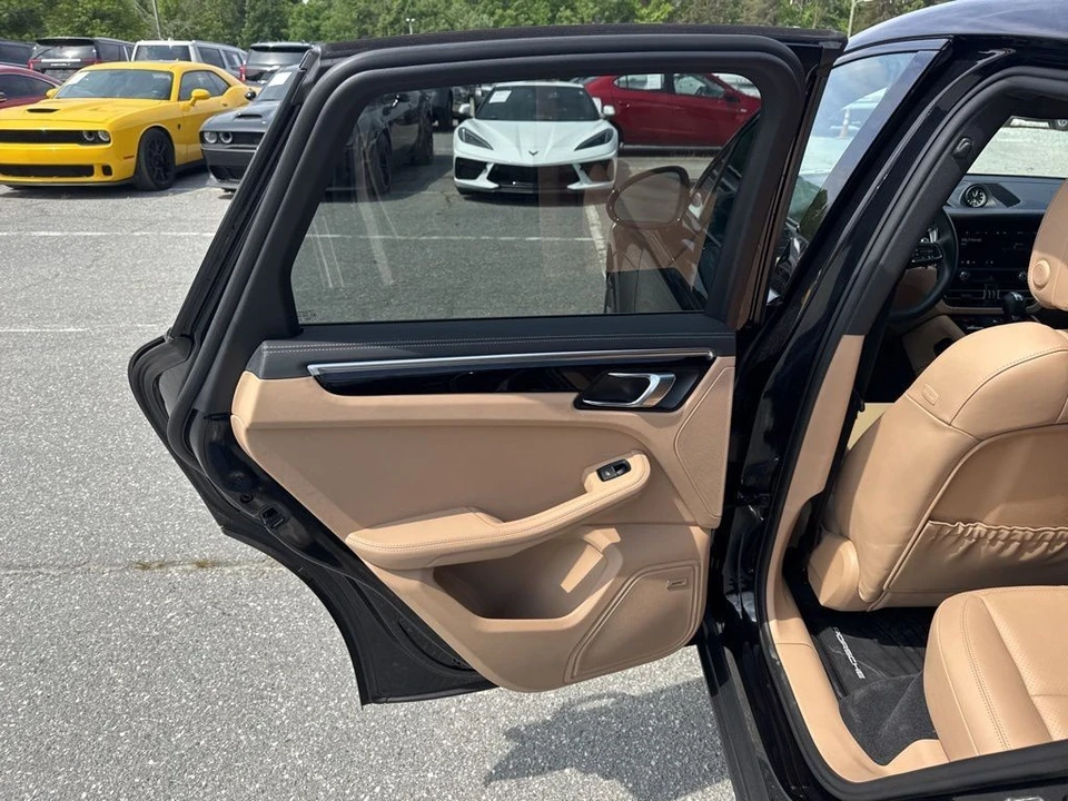 2023 Porsche Macan S - Image 30 of 31