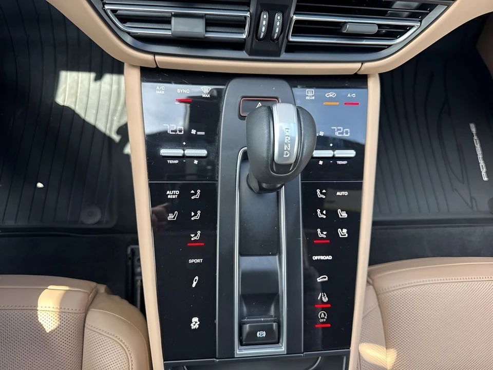 2023 Porsche Macan S - Image 23 of 31