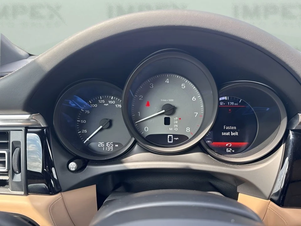 2023 Porsche Macan S - Image 26 of 31