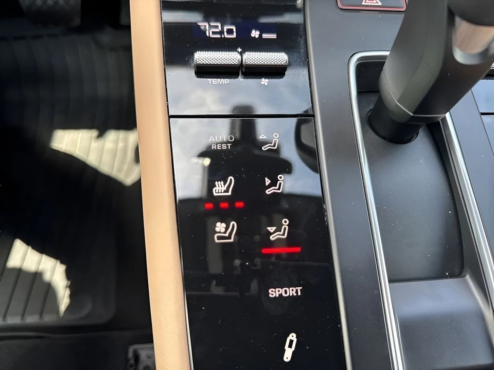 2023 Porsche Macan S - Image 24 of 31