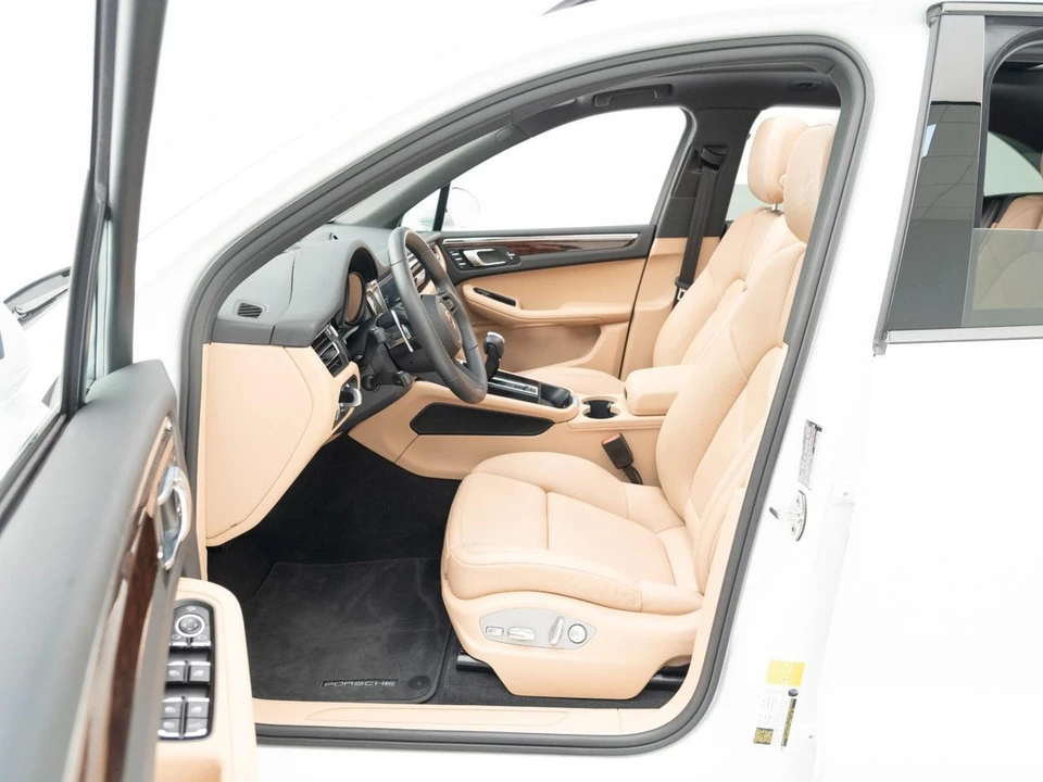 2023 Porsche Macan S - Image 18 of 30