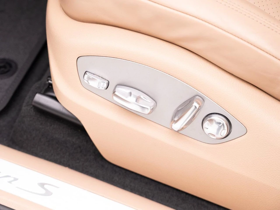 2023 Porsche Macan S - Image 16 of 30