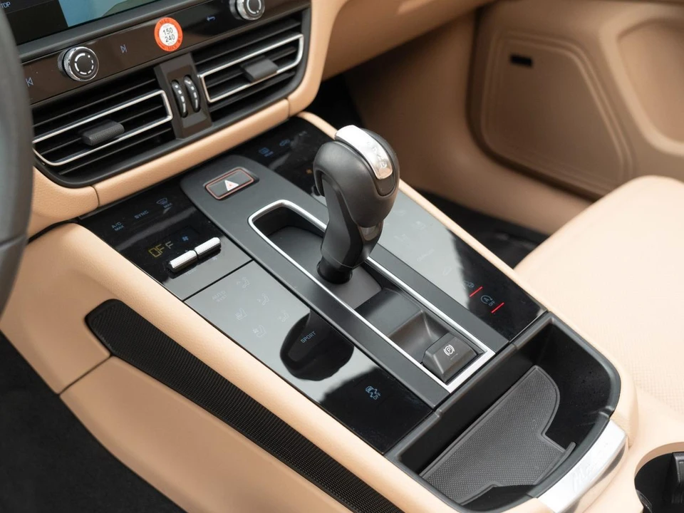 2023 Porsche Macan S - Image 26 of 30