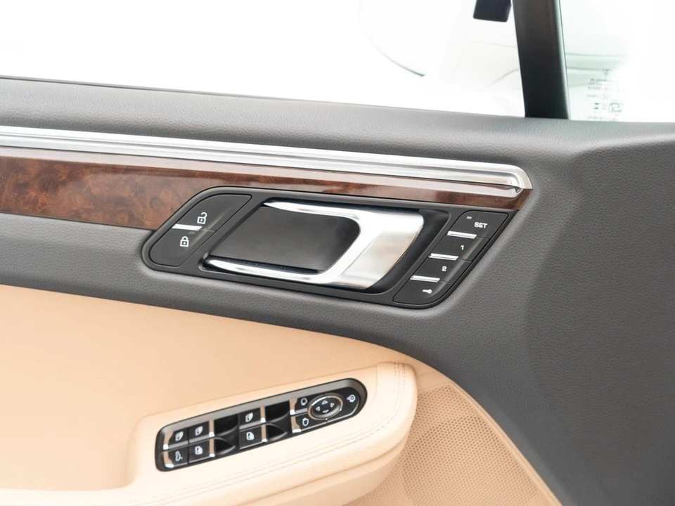 2023 Porsche Macan S - Image 22 of 30