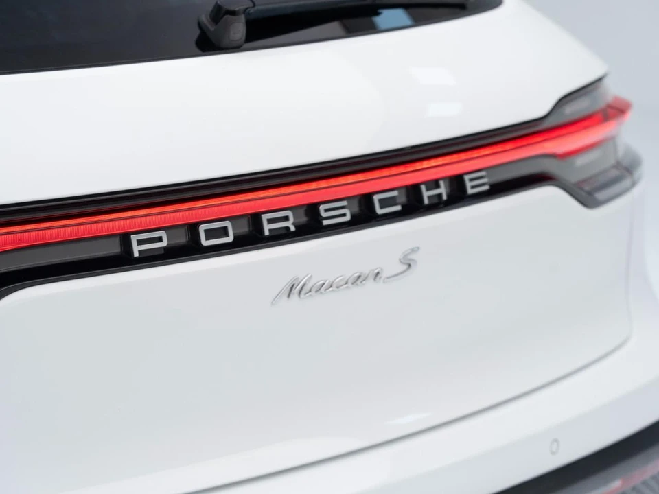 2023 Porsche Macan S - Image 14 of 30