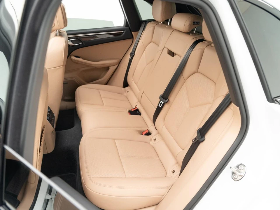 2023 Porsche Macan S - Image 28 of 30