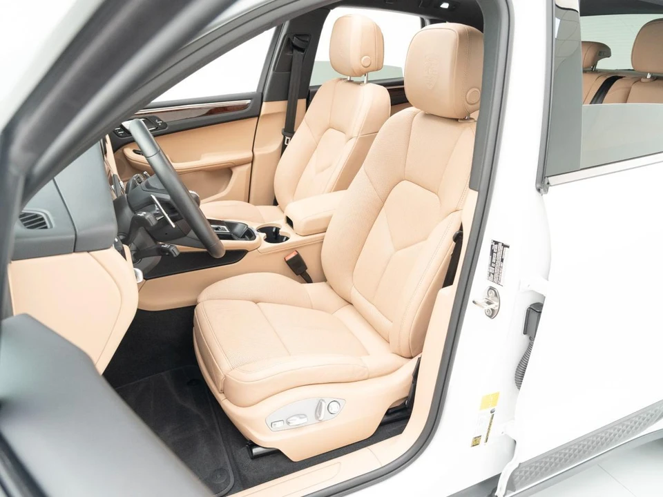 2023 Porsche Macan S - Image 6 of 30