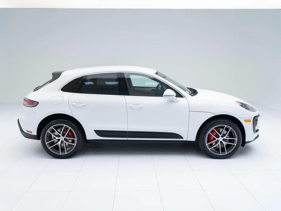 2023 Porsche Macan S - Image 9 of 30
