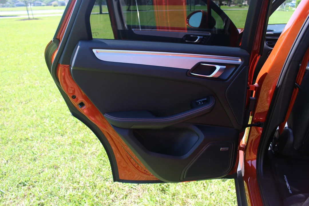 2023 Porsche Macan S - Image 27 of 31