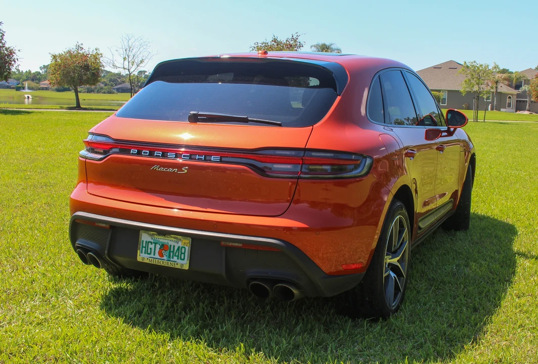 2023 Porsche Macan S - Image 7 of 31