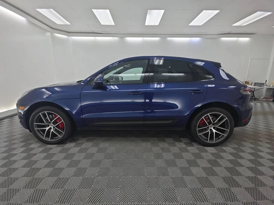 2023 Porsche Macan S - Image 2 of 5