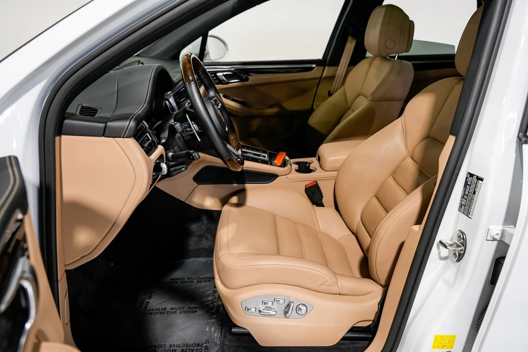 2023 Porsche Macan S - Image 19 of 21
