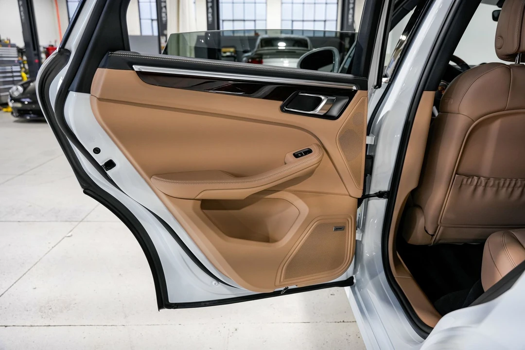 2023 Porsche Macan S - Image 29 of 31