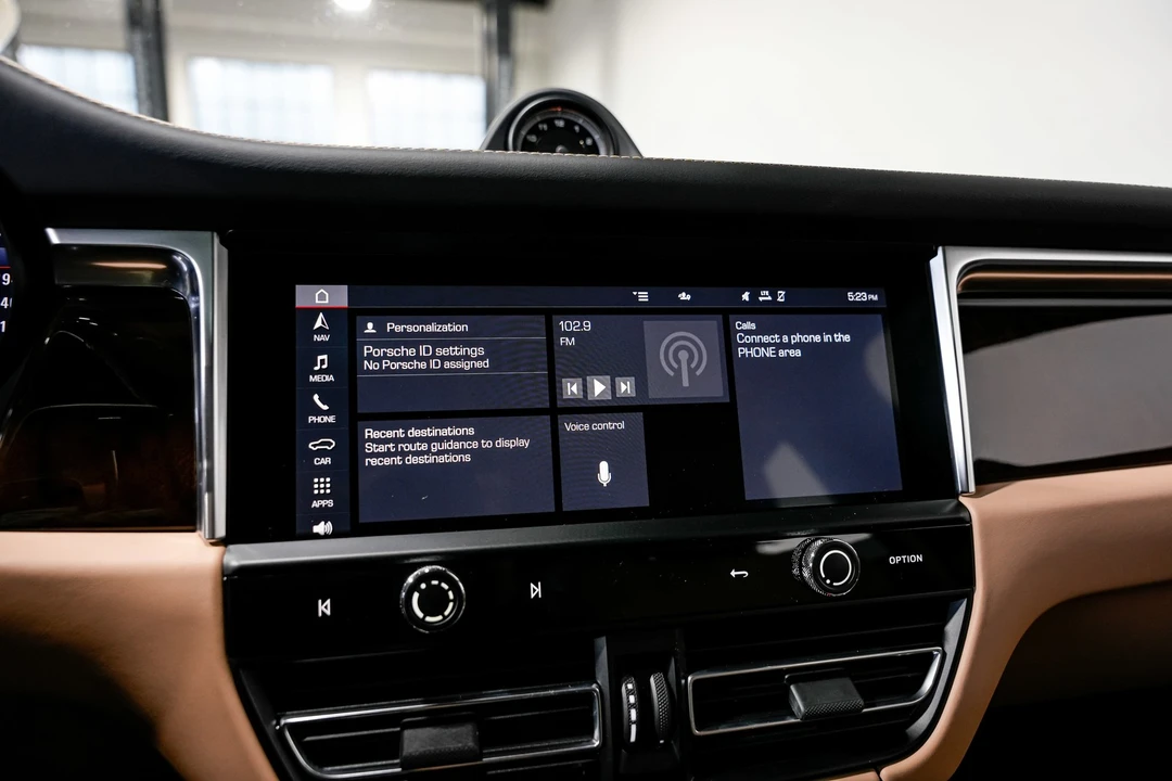 2023 Porsche Macan S - Image 13 of 21