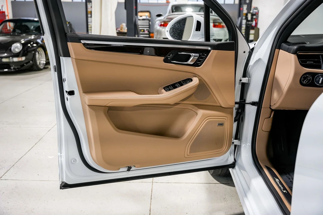 2023 Porsche Macan S - Image 22 of 31