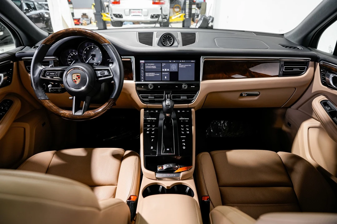 2023 Porsche Macan S - Image 18 of 21