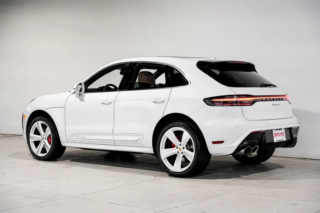 2023 Porsche Macan S - Image 8 of 31