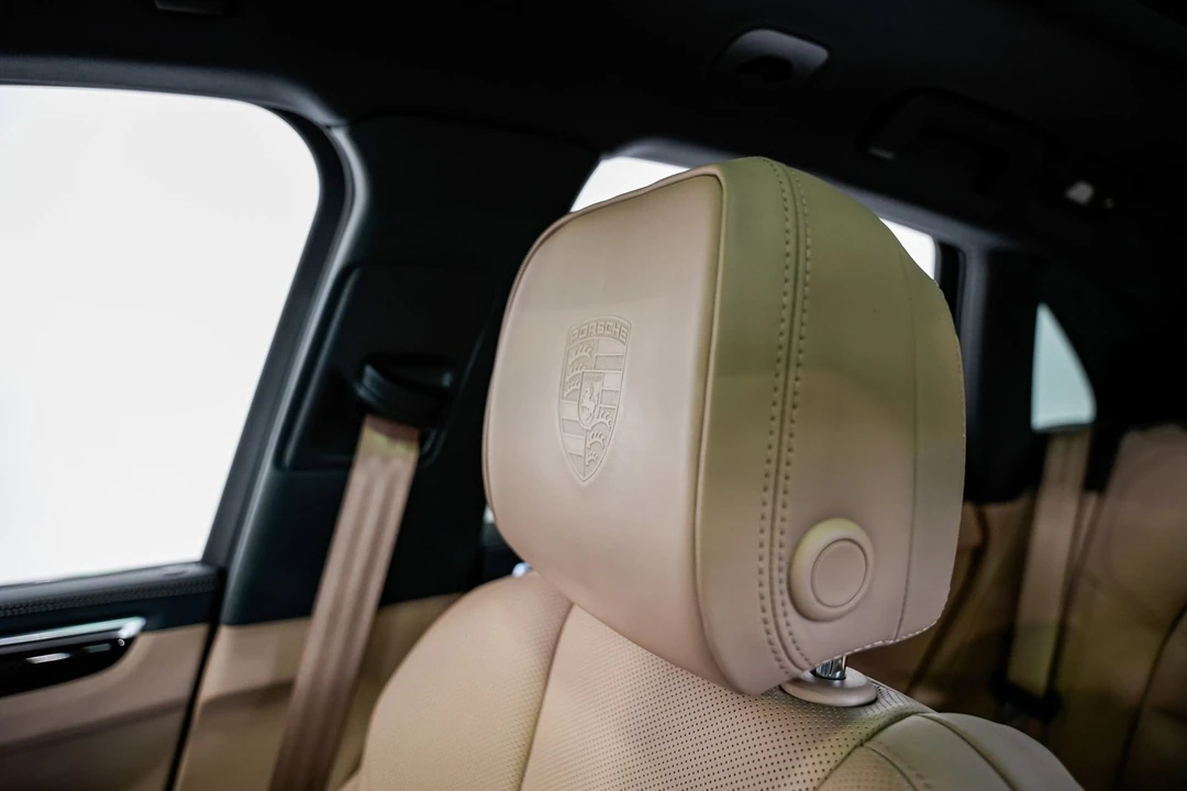 2023 Porsche Macan S - Image 16 of 31