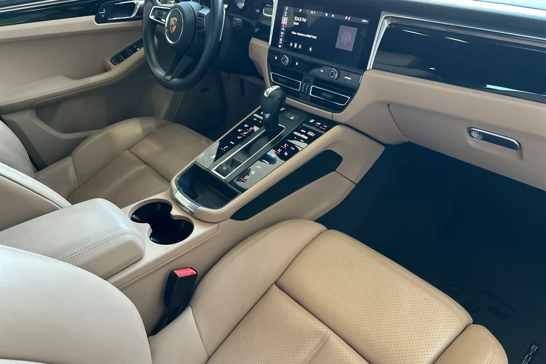 2023 Porsche Macan S - Image 18 of 21
