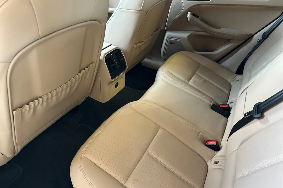 2023 Porsche Macan S - Image 15 of 21