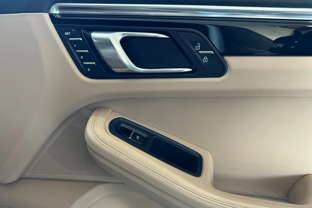 2023 Porsche Macan S - Image 20 of 21