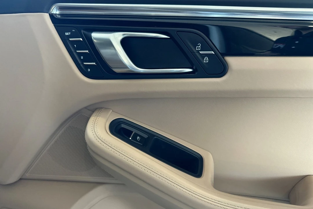 2023 Porsche Macan S - Image 20 of 21