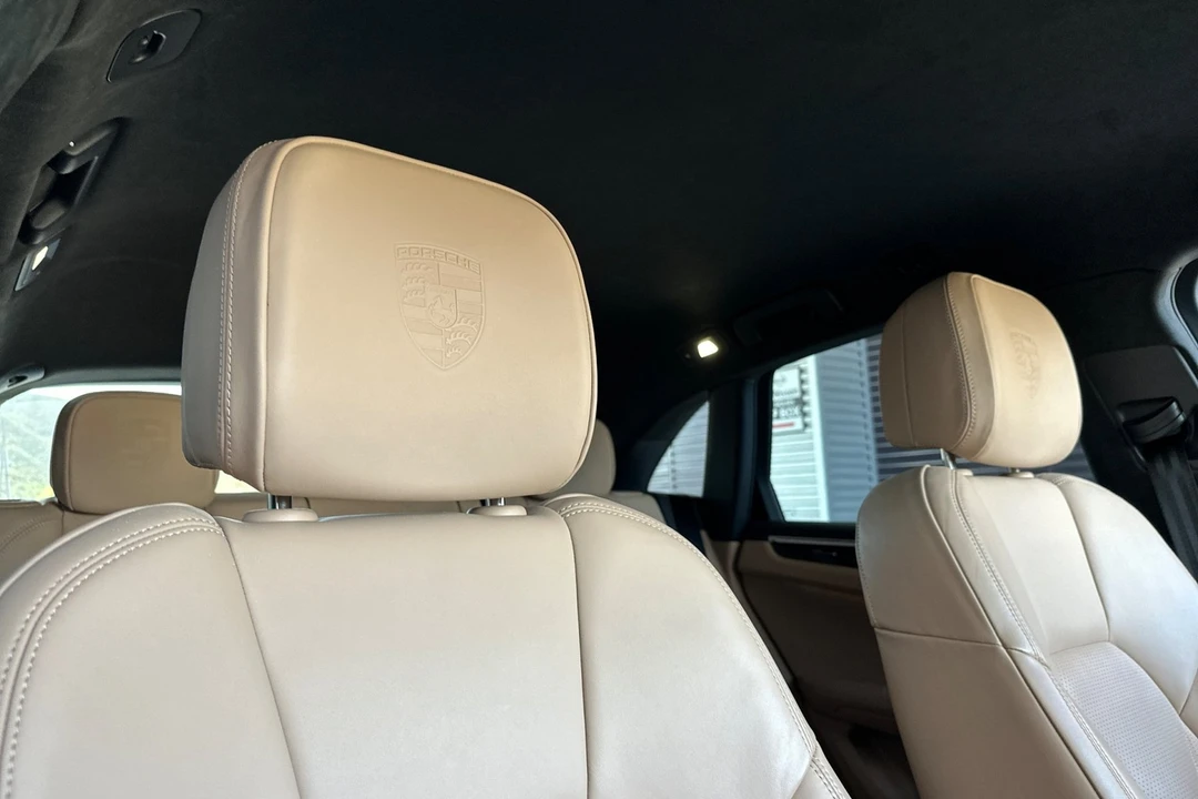 2023 Porsche Macan S - Image 19 of 21