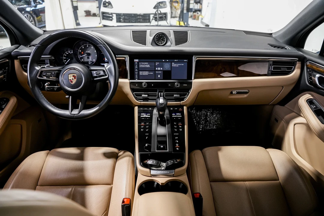 2023 Porsche Macan S - Image 19 of 21