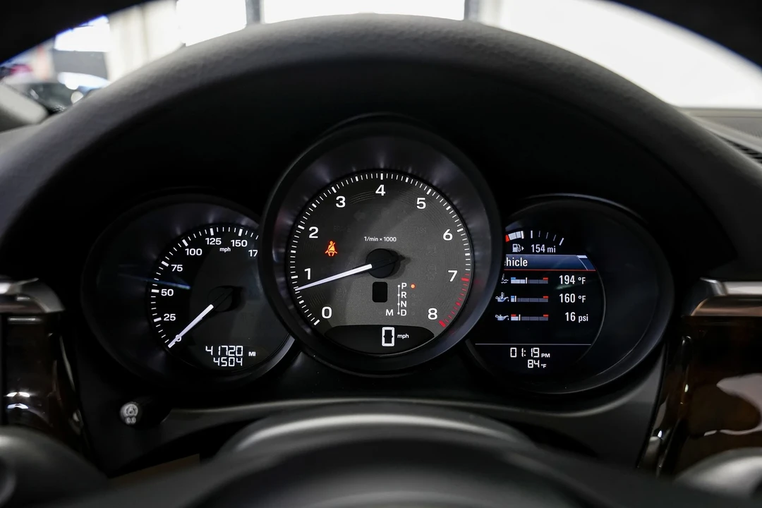 2023 Porsche Macan S - Image 11 of 21