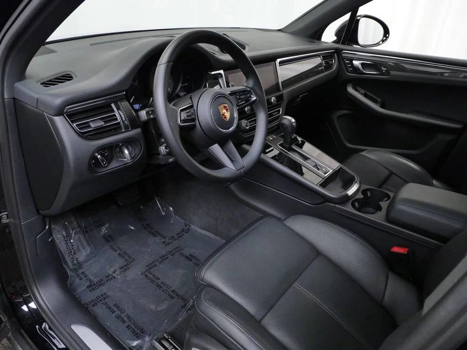 2023 Porsche Macan S - Image 4 of 5