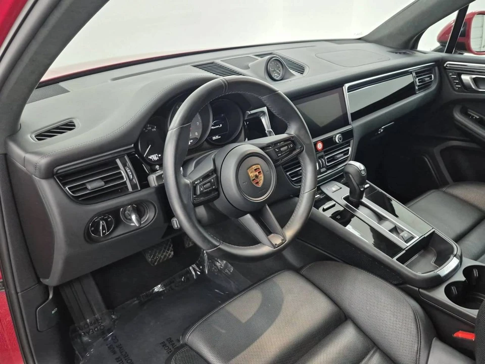 2023 Porsche Macan S - Image 4 of 5