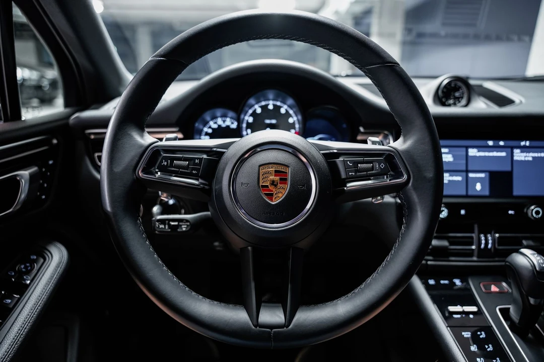 2023 Porsche Macan S - Image 10 of 31