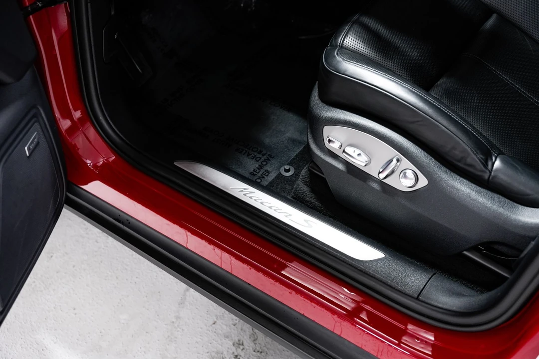 2023 Porsche Macan S - Image 20 of 31