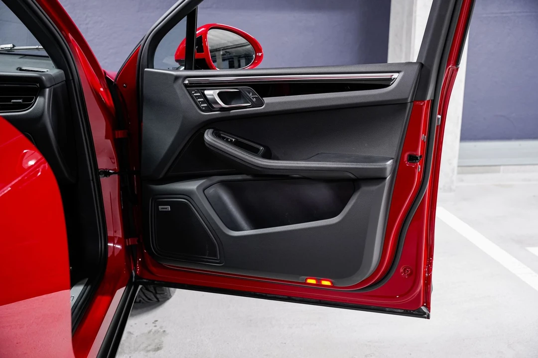 2023 Porsche Macan S - Image 22 of 31