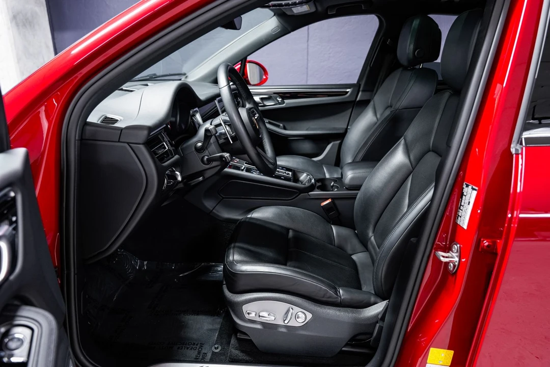 2023 Porsche Macan S - Image 18 of 31