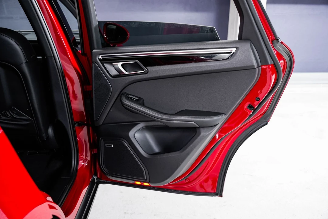 2023 Porsche Macan S - Image 28 of 31