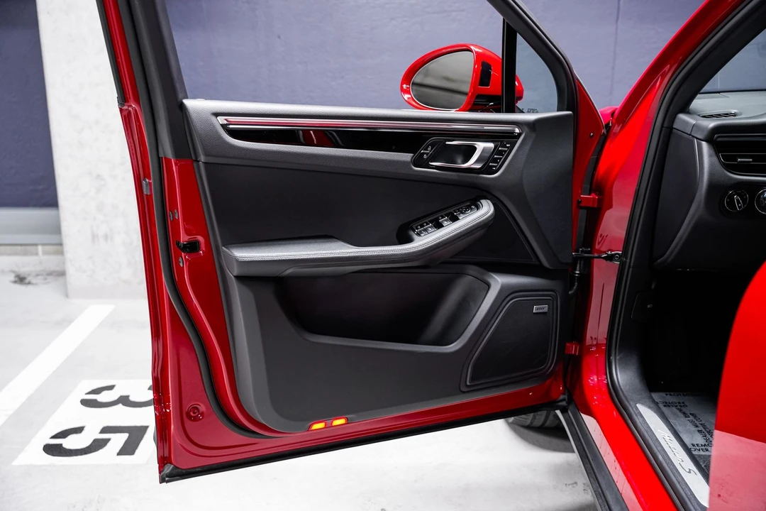 2023 Porsche Macan S - Image 21 of 31