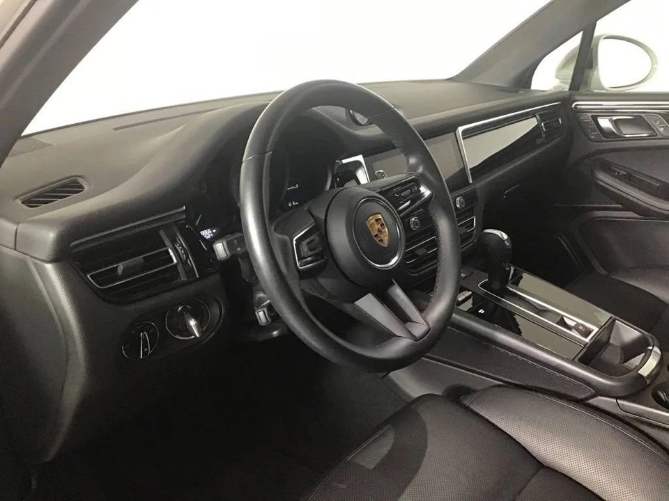 2023 Porsche Macan S - Image 4 of 5