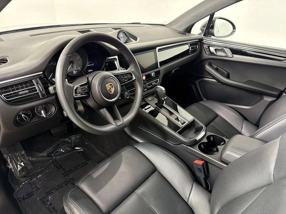 2023 Porsche Macan S - Image 4 of 5
