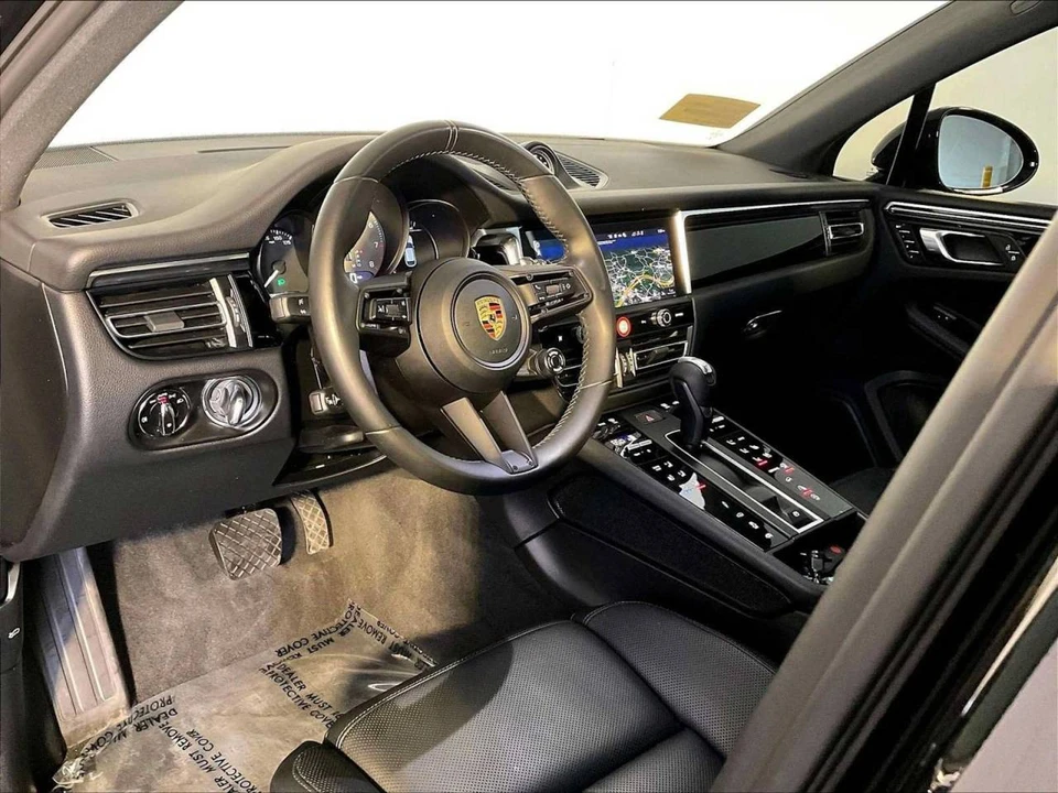2023 Porsche Macan S - Image 4 of 5